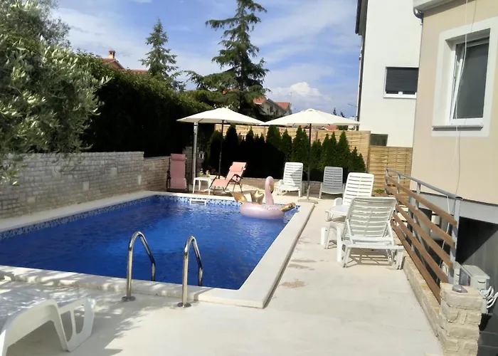 Gregovica Apartamento *