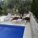 Gregovica Apartment *