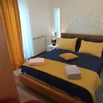 Gregovica Apartment *