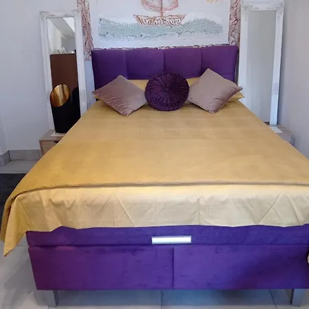 Gregovica Apartment *