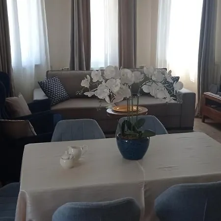 Gregovica Apartment *